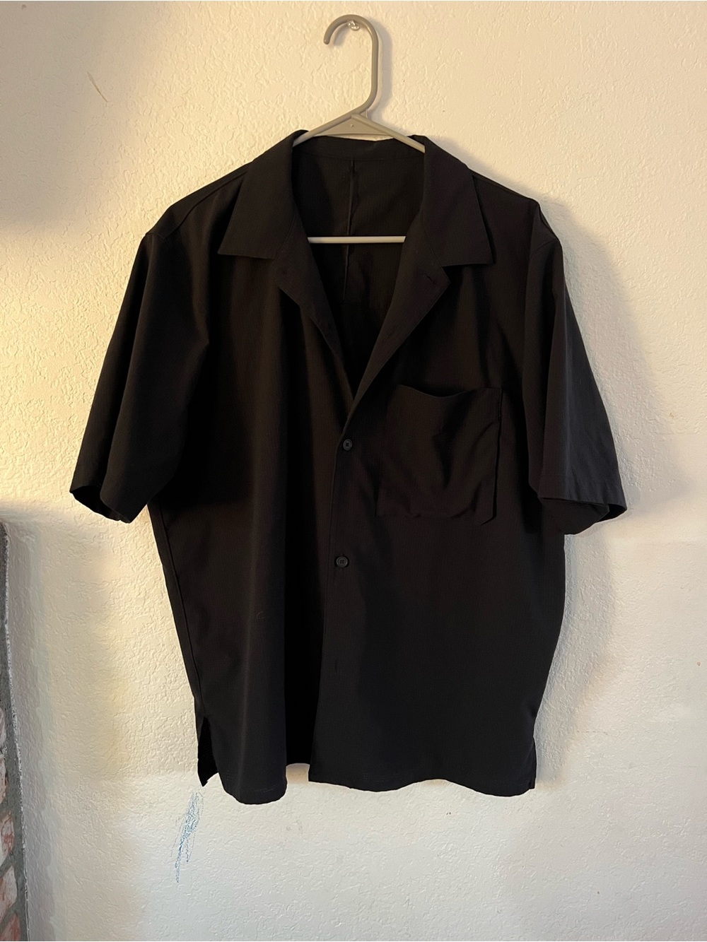 Lululemon black button down collar shirt